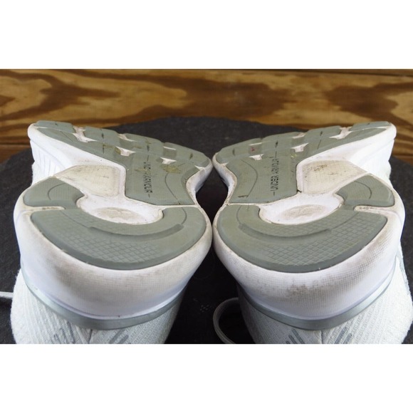 Under armour Women Size 7‎ M Off White Running Mesh 4501390263 - Picture 8 of 9